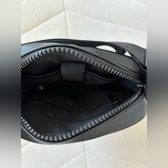 | NWOT | Buffalo | David Bitton | Shoulder / Crossbody Messenger Bag - Picture 10 of 13